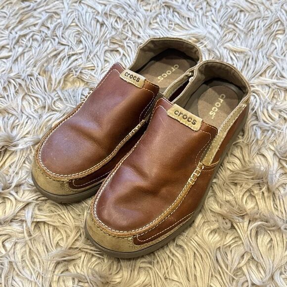 crocs Men's Walu Express Leather M Slip-On Loafer, Khaki/Walnut, 9 US - Picture 1 of 7